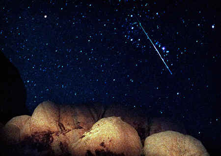 090812-03-perseids-meteors-1997_big.jpg (88035 bytes)
